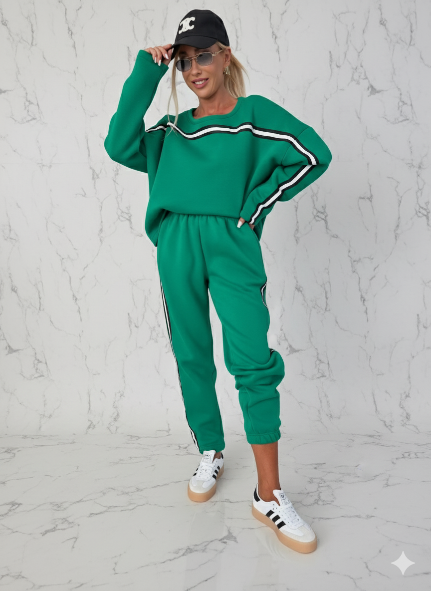 Triplechic™ ColorMatch Sweater Set