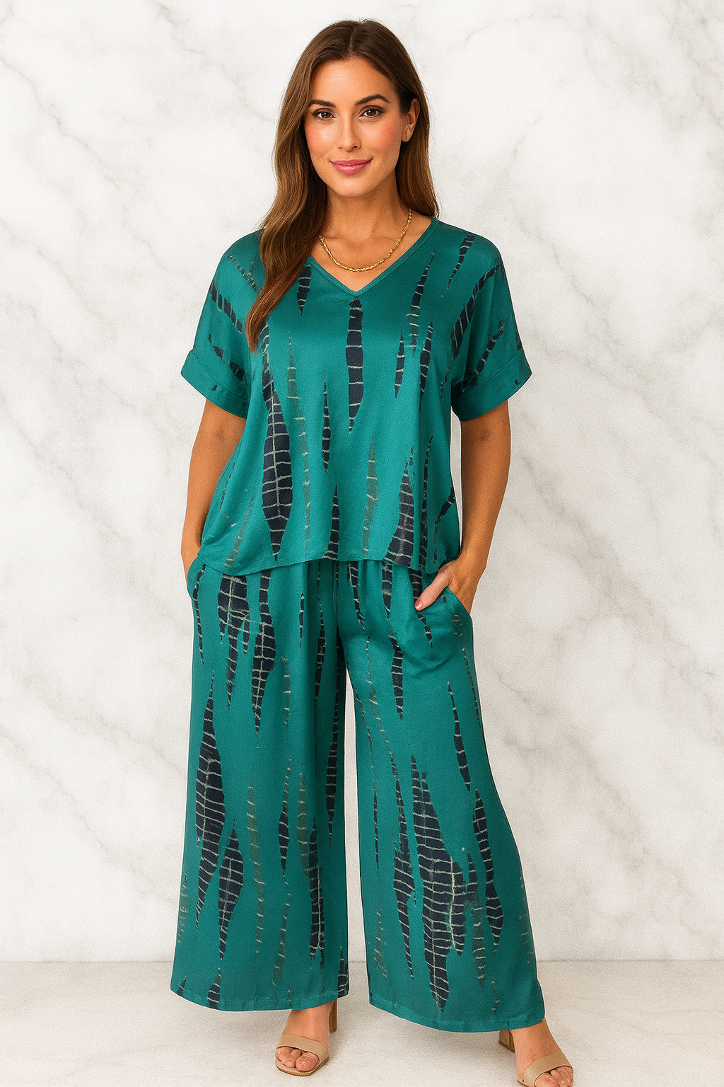 Triplechic™ Printed Round Neck Two-Piece Set